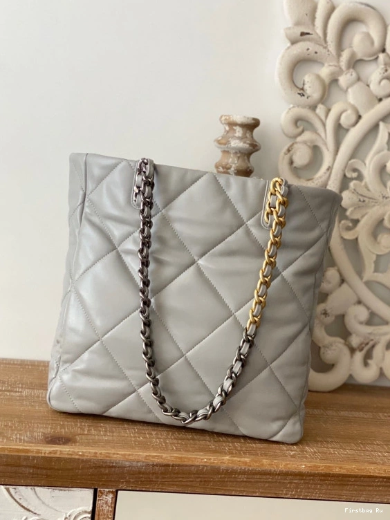 First Bag Ru BAG CHANEL 19 SHOPPING 0817